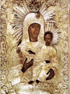 Tervetuloa yhteiseen rukoukseen ja veisuuseen!Kaikki ovat lämpimästi tervetulleita Akatistos-lauantain palvelukseen, joka toimitetaan perjantaina 20.3. klo 17.00 Kouvolan Ristinylentämisen kirkossa. Palveluksessa on mahdollisuus laulaa akatistos yhdessä. Jos haluat osallistua veisuuseen, ota mukaan akatistoksen teksti. Akatistos-lauantai liittyy perinteeseen, jossa muistellaan Jumalansynnyttäjän ihmeellistä apua Konstantinopolin puolustamisessa vuonna 625. Suuren paaston viidentenä lauantaina kirkko kiittää Jumalanäitiä hänen suojeluksestaan ja rukoilee hänen esirukouksiaan. Lämpimästi tervetuloa rukoilemaan ja laulamaan yhdessä! JUHLAN TROPARI, 8.sävelmä Pitäen salaisesti mielessään saamansa tehtävän / Enkeli ilmestyi pyhässä innossa puhtaalle Neitseelle Joosefin huoneessa lausuen:/ Hän, joka alas tulemisessaan taivuttaa taivaat,/ sijoittuu olemustaan muuttamatta täydellisesti Sinuun./ Nähden Hänet orjan muodon ottaneena helmassasi minä hämmästyksellä huudan Sinulle:// Iloitse, Morsian, aviota tuntematon. https://www.ortodoksi.net/index.php/Akatistoksen_lauantai