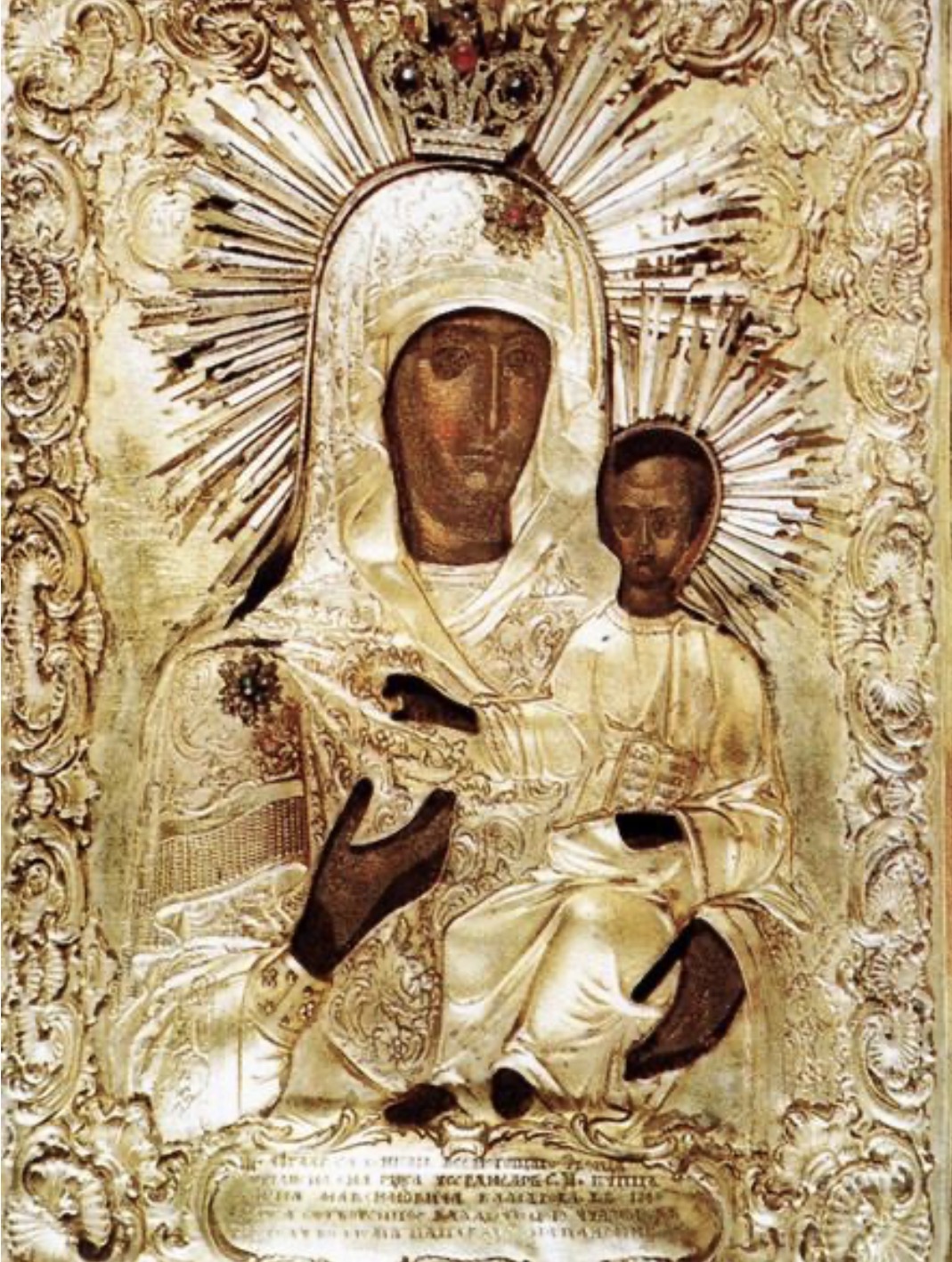 Tervetuloa yhteiseen rukoukseen ja veisuuseen! Kaikki ovat lämpimästi tervetulleita Akatistos-lauantain palvelukseen, joka toimitetaan perjantaina 20.3. klo 17.00 Kouvolan Ristinylentämisen kirkossa. Palveluksessa on mahdollisuus laulaa akatistos yhdessä. Jos haluat osallistua veisuuseen, ota mukaan akatistoksen teksti. Akatistos-lauantai liittyy perinteeseen, jossa muistellaan Jumalansynnyttäjän ihmeellistä apua Konstantinopolin puolustamisessa vuonna 625. Suuren paaston viidentenä lauantaina kirkko kiittää Jumalanäitiä hänen suojeluksestaan ja rukoilee hänen esirukouksiaan. Lämpimästi tervetuloa rukoilemaan ja laulamaan yhdessä! JUHLAN TROPARI, 8.sävelmä Pitäen salaisesti mielessään saamansa tehtävän / Enkeli ilmestyi pyhässä innossa puhtaalle Neitseelle Joosefin huoneessa lausuen:/ Hän, joka alas tulemisessaan taivuttaa taivaat,/ sijoittuu olemustaan muuttamatta täydellisesti Sinuun./ Nähden Hänet orjan muodon ottaneena helmassasi minä hämmästyksellä huudan Sinulle:// Iloitse, Morsian, aviota tuntematon. https://www.ortodoksi.net/index.php/Akatistoksen_lauantai